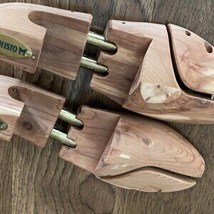 Embauchoir (Shoe tree) de luxe en cèdre pour chaussures homme